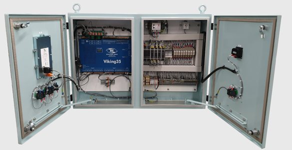 Viking35_engine-control-panel-open